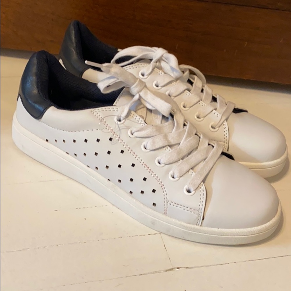 New Sugar white sneakers with navy detail 7.5